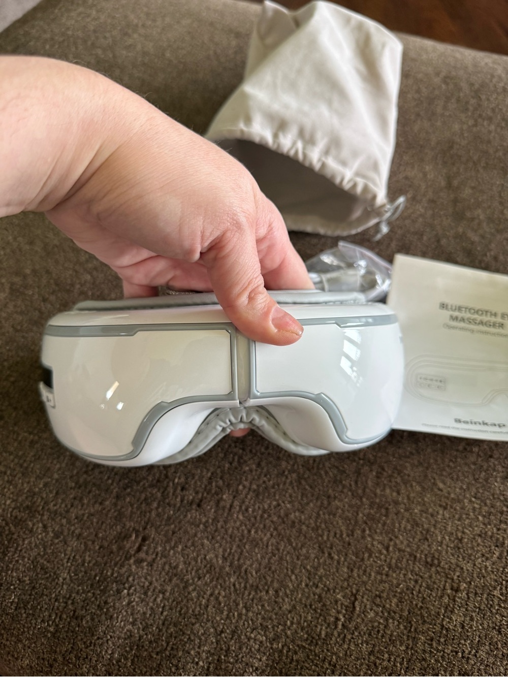 White Eye Massager with Gray Trim